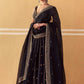 Sehen Sie umwerfend aus in diesem wunderschönen cremefarbenen Lehenga-Set