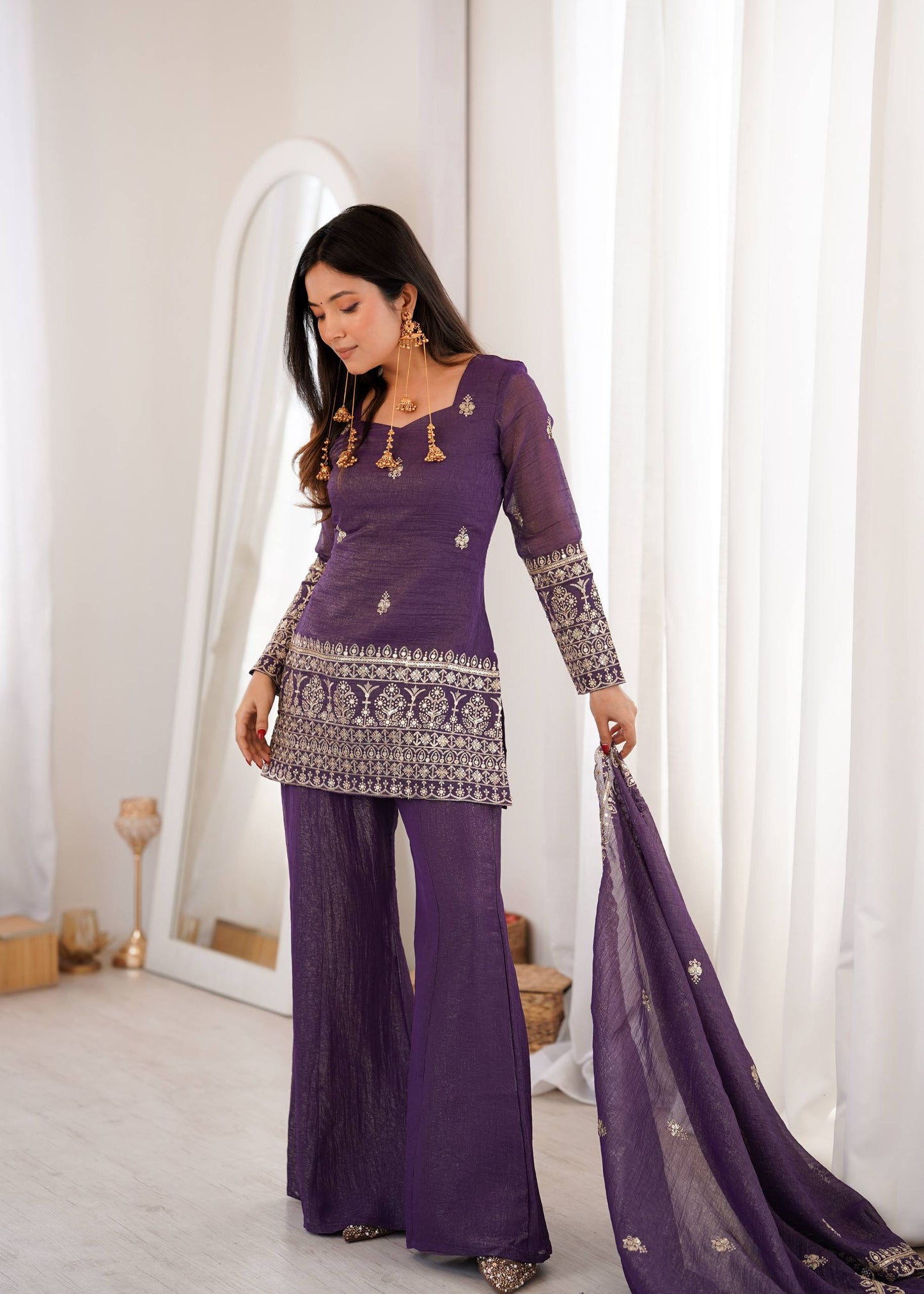CRUNCHY SILK FABRIC WITH EMBROIDERY SEQUENCE 3 PEACE