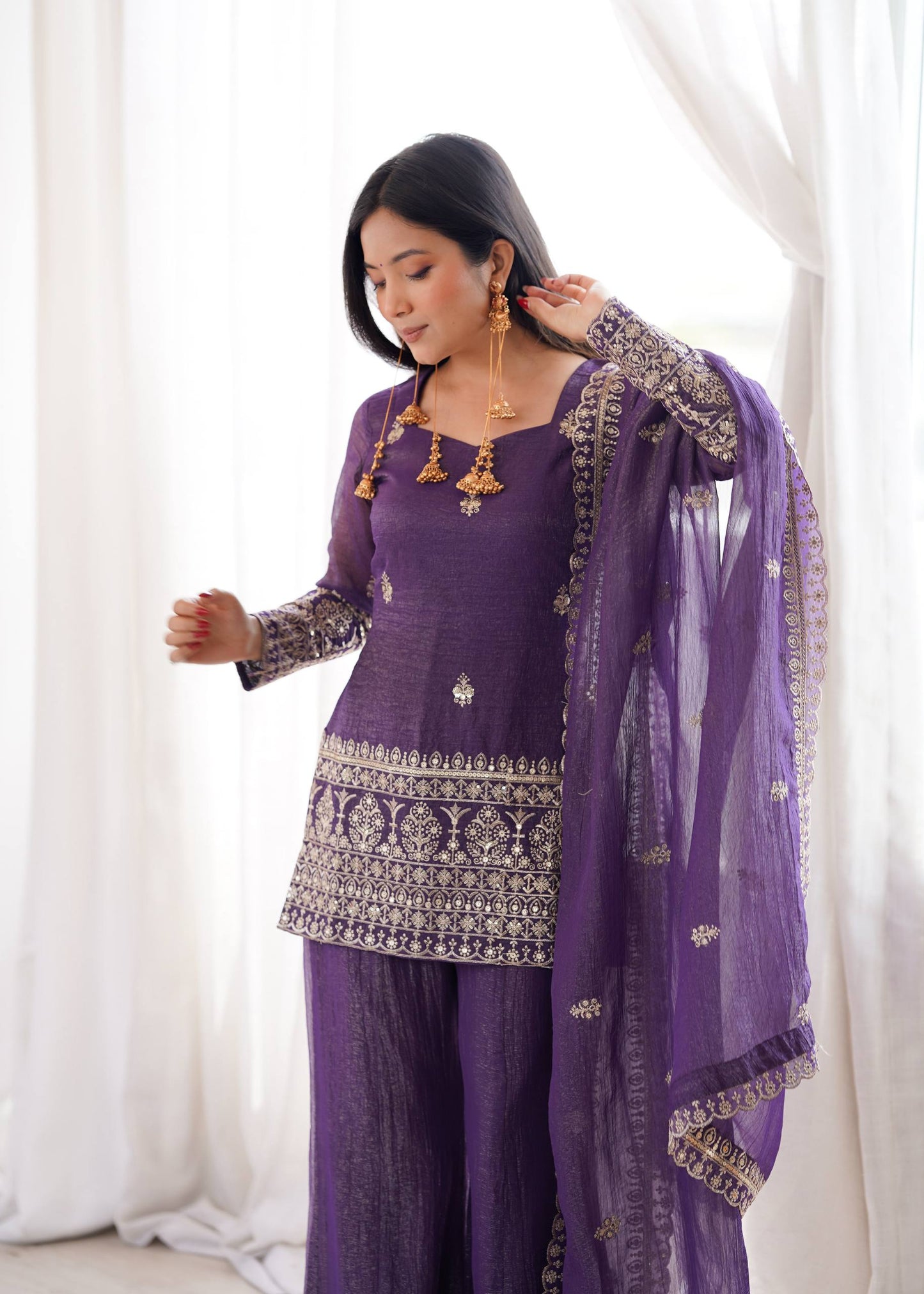 CRUNCHY SILK FABRIC WITH EMBROIDERY SEQUENCE 3 PEACE