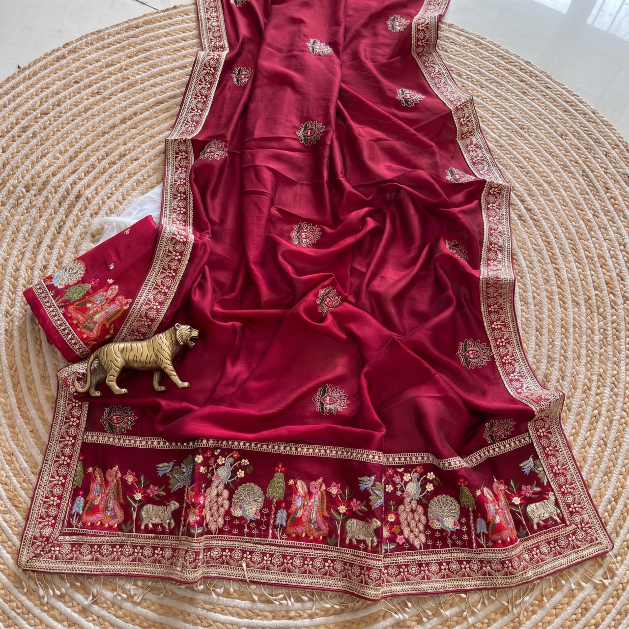 PRESENTING NEW BOX PALLU WITH MOTI HANDWORK BORDER SAREE