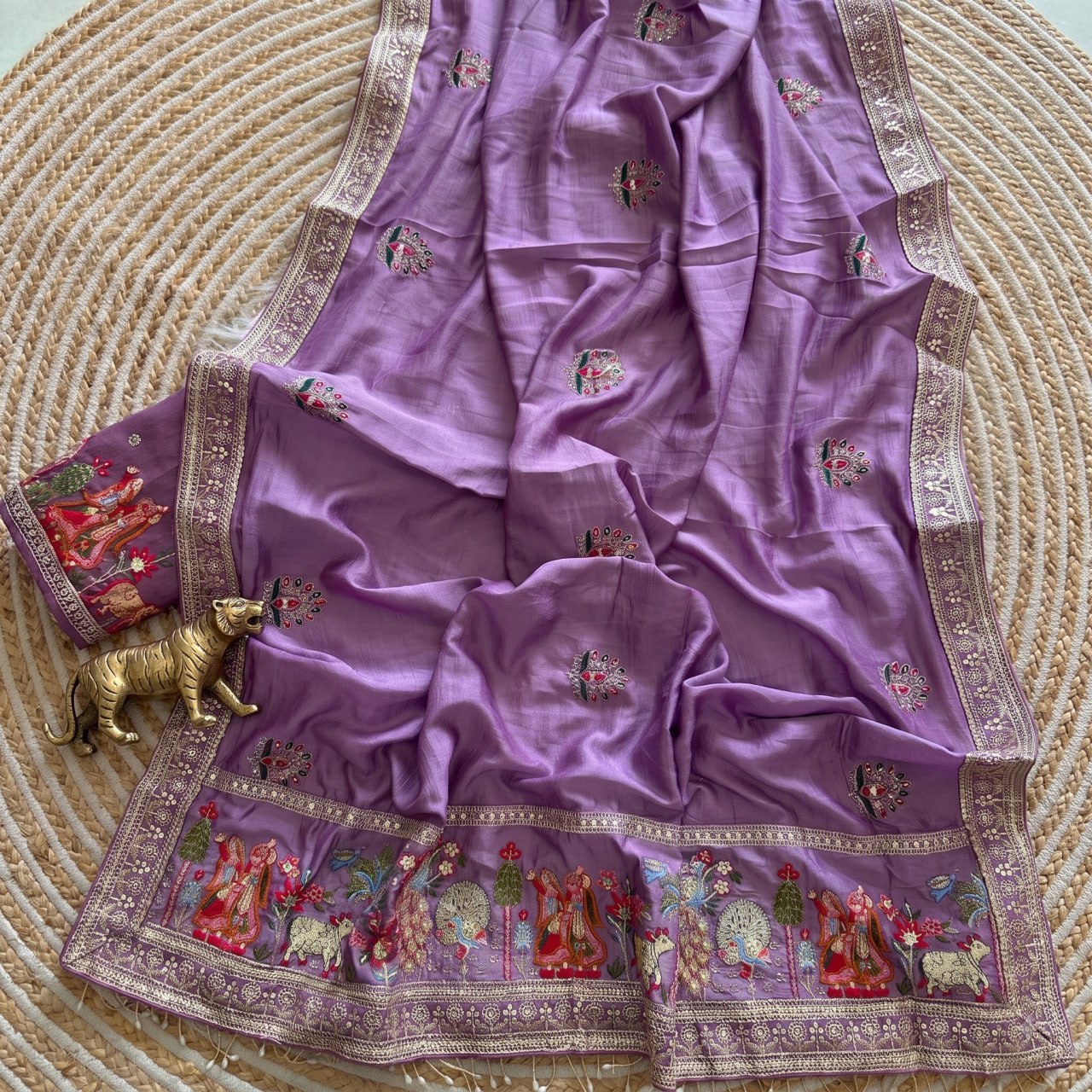 PRESENTING NEW BOX PALLU WITH MOTI HANDWORK BORDER SAREE