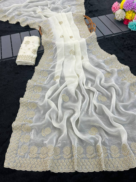 Suche jemanden für einen schönen Sari in der gleichen Farbe