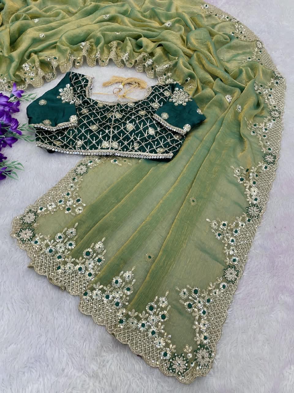 very soft nd elegant fendy chiffon fabric saree