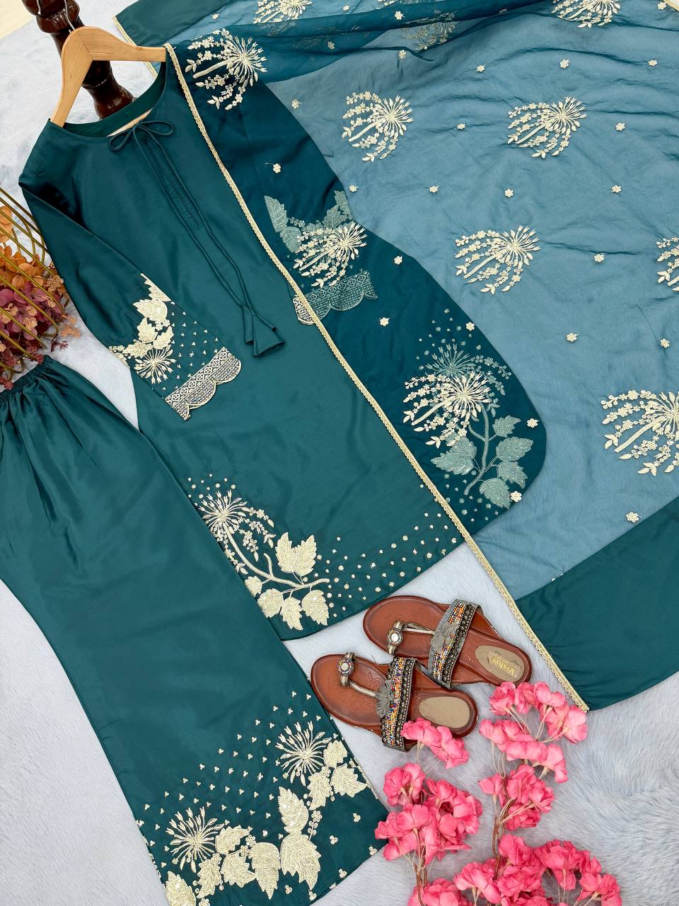 Launching New Đěsigner Party Wear Look Pur Natural Crepe Top & Palazzo