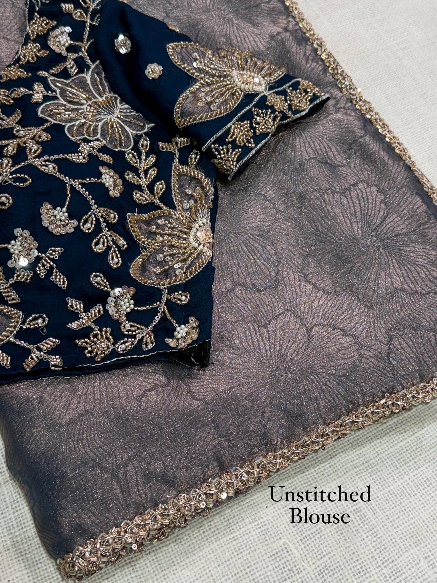 Step into timeless elegance with this stunning Jacquard saree