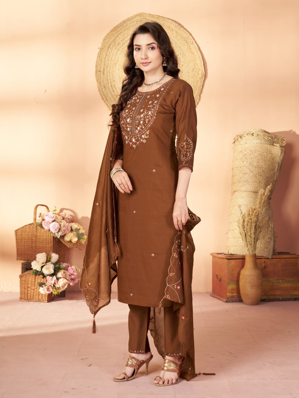 PREMIUM-FERTIGANZUG-SET AUS ANARKALI