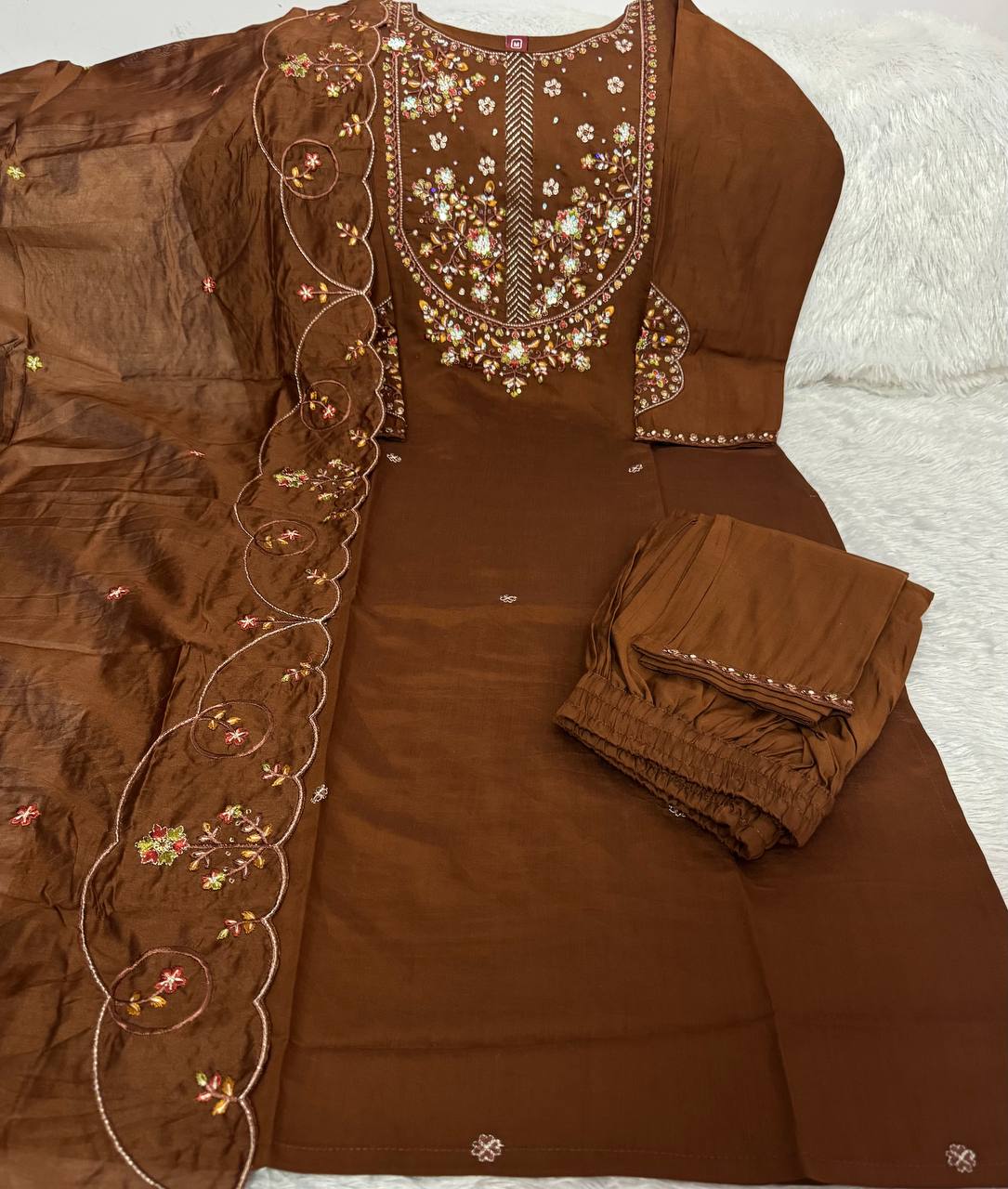 PREMIUM-FERTIGANZUG-SET AUS ANARKALI