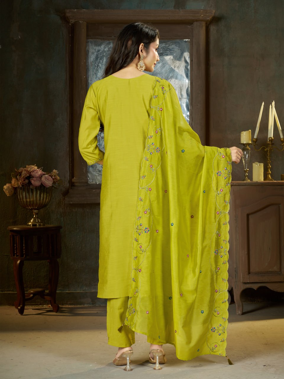 PREMIUM-FERTIGANZUG-SET AUS ANARKALI