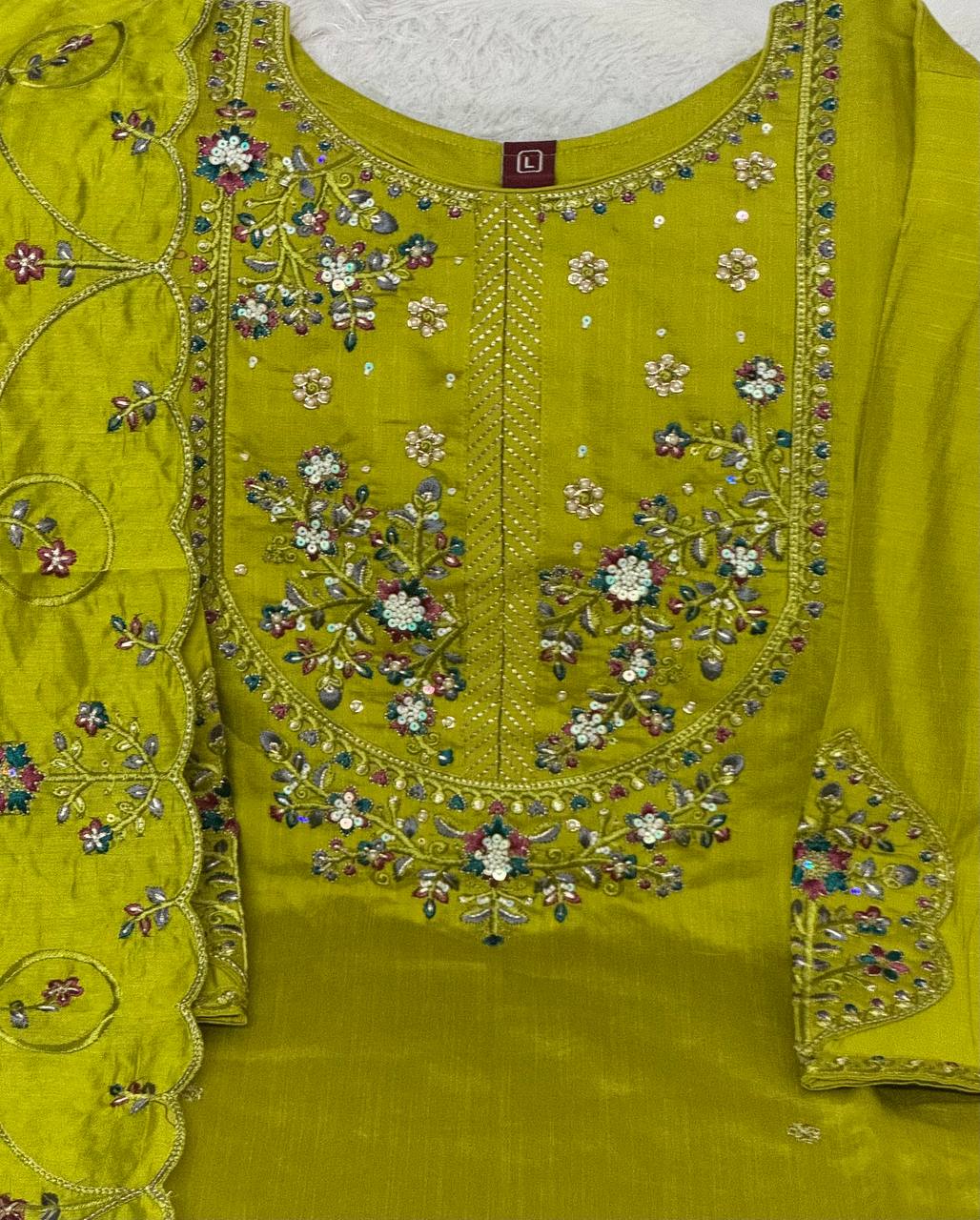 PREMIUM-FERTIGANZUG-SET AUS ANARKALI