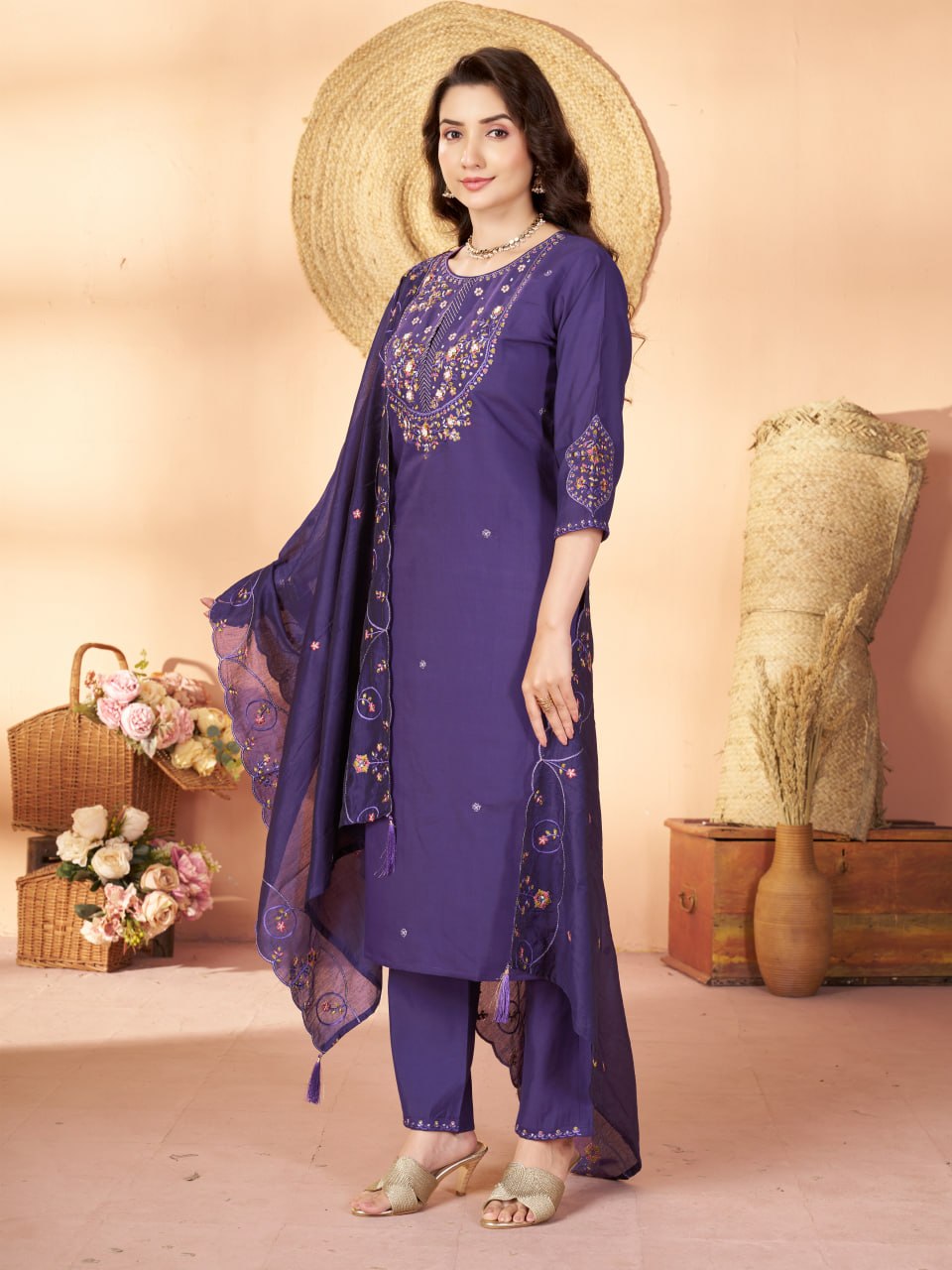 PREMIUM-FERTIGANZUG-SET AUS ANARKALI