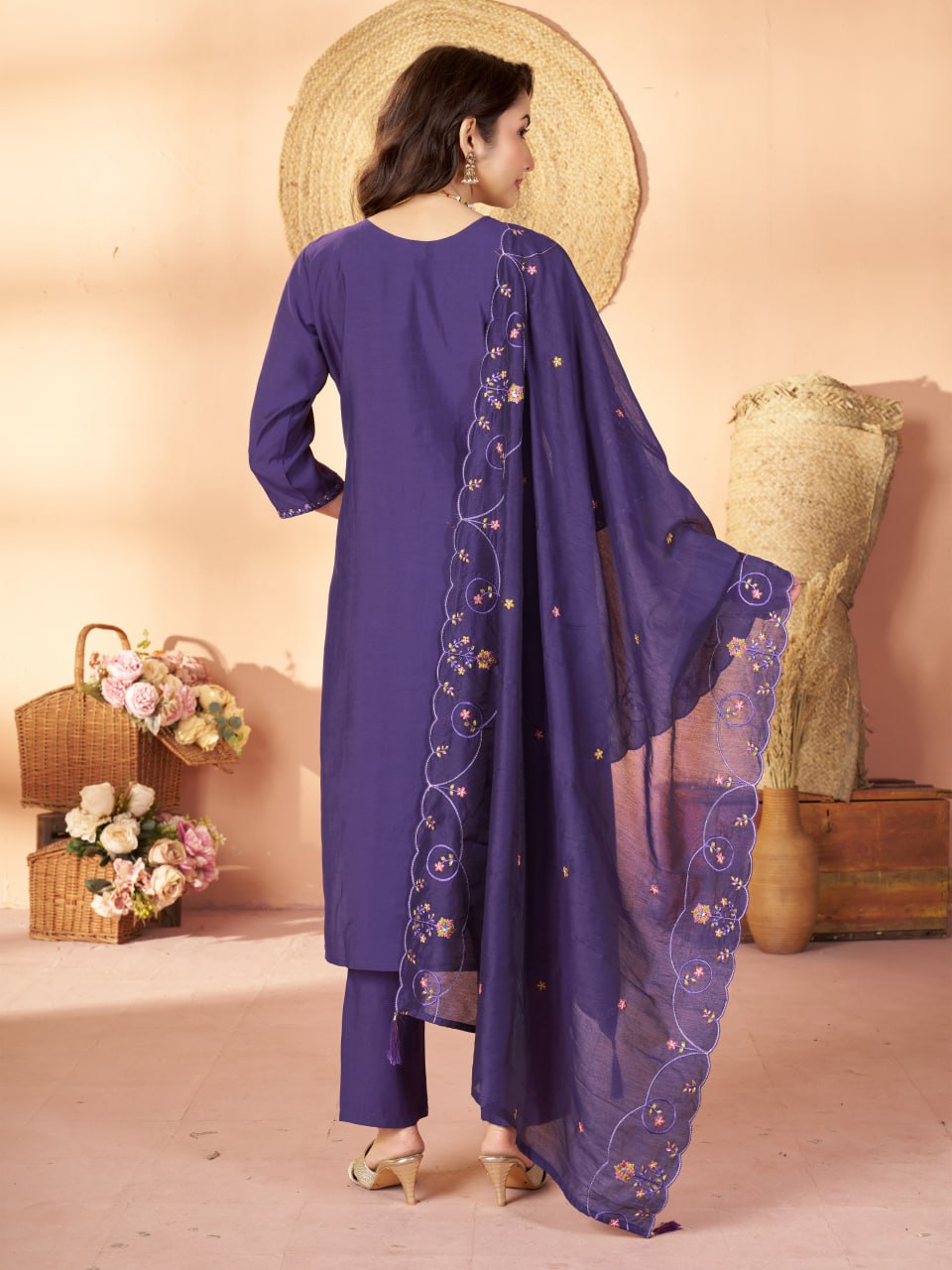 PREMIUM-FERTIGANZUG-SET AUS ANARKALI