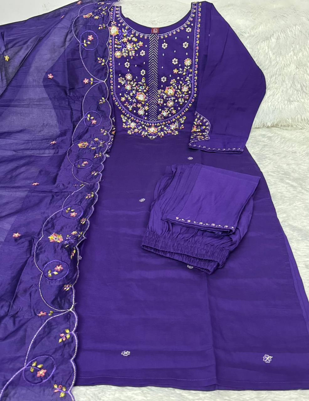 PREMIUM-FERTIGANZUG-SET AUS ANARKALI