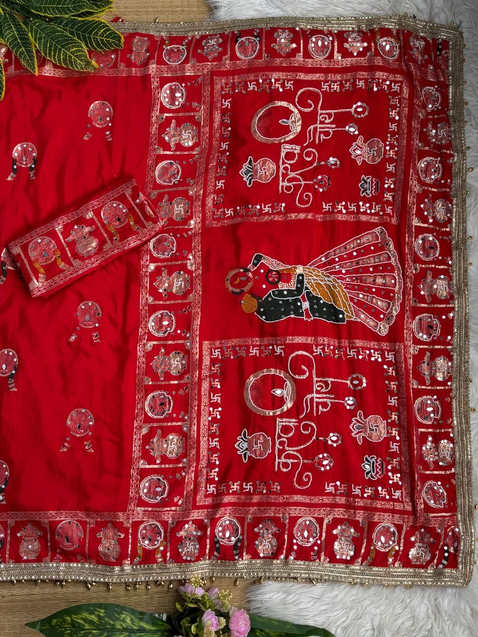 Very Pretty Nd Beautiful Women wearing this Red colour hit karvachauth saree