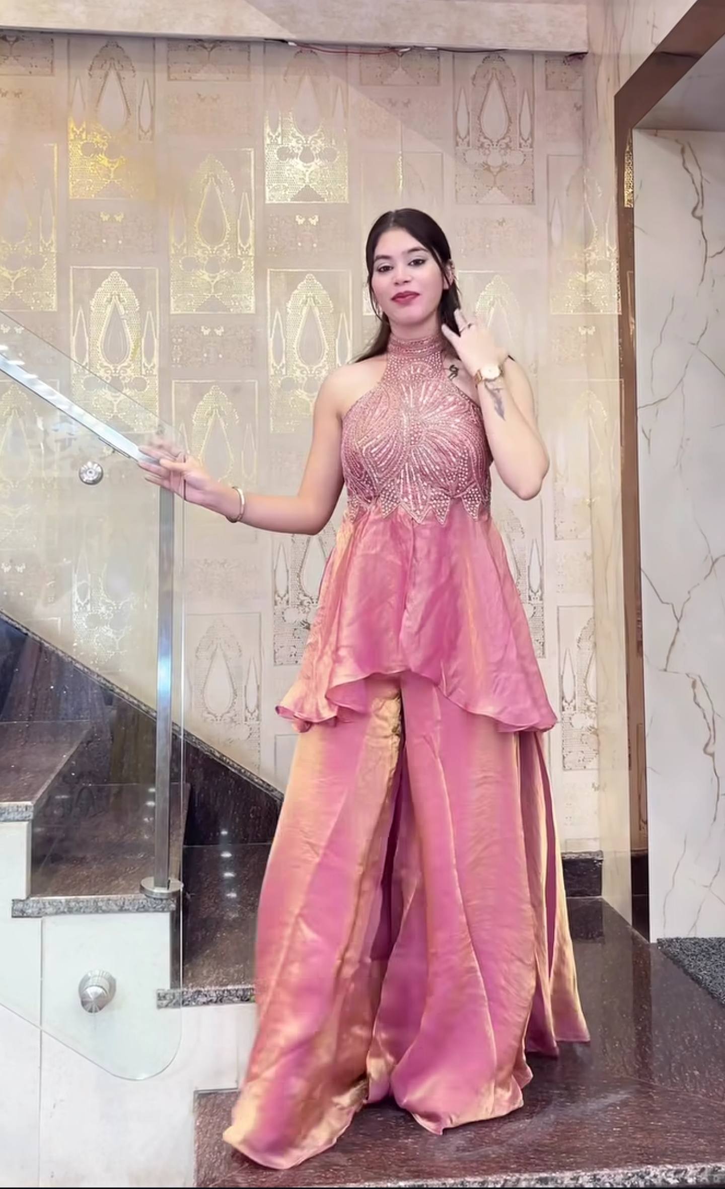 Heavy Bids Hand Work And Moti Work Suit