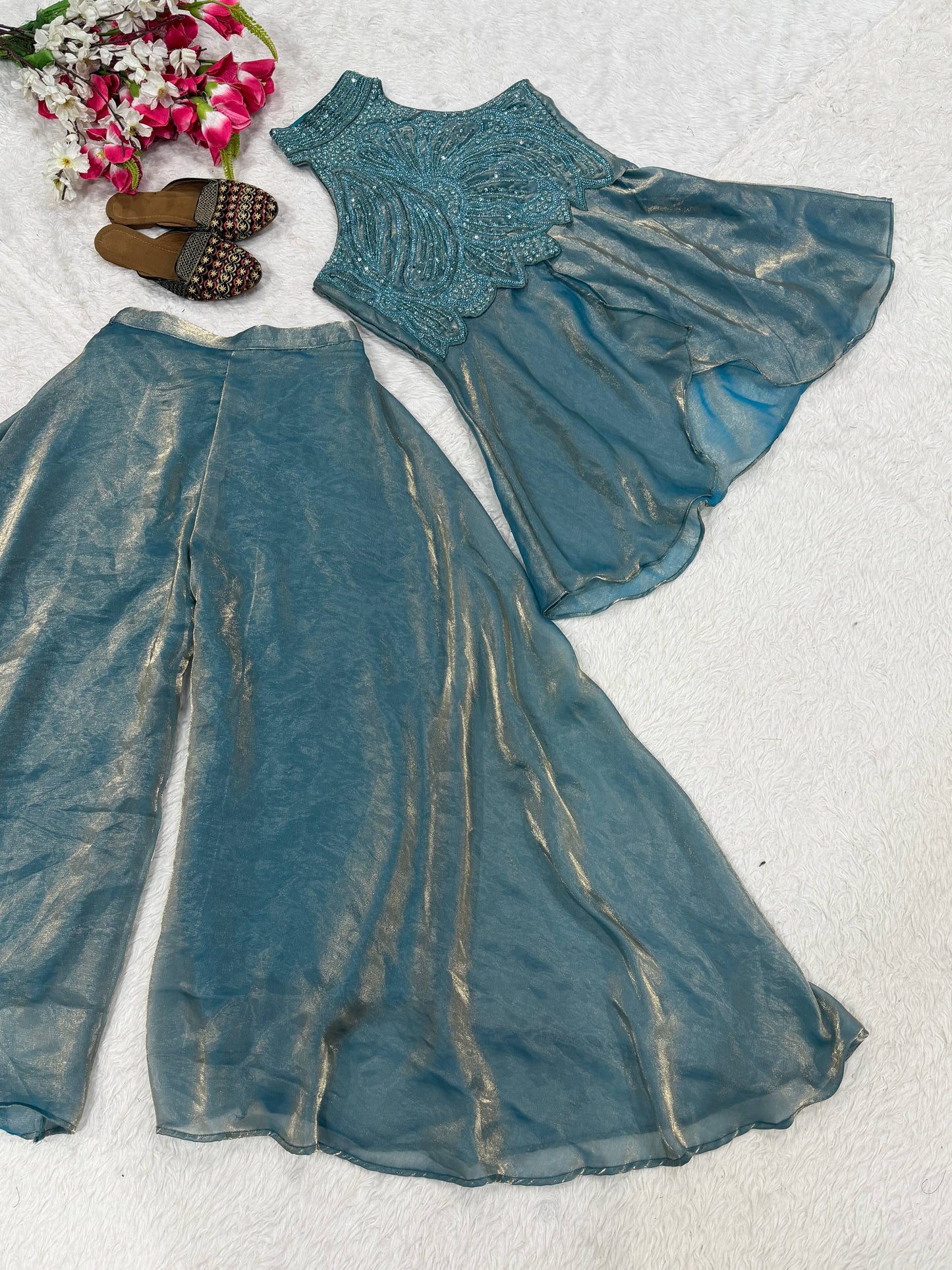 Heavy Bids Hand Work And Moti Work Suit