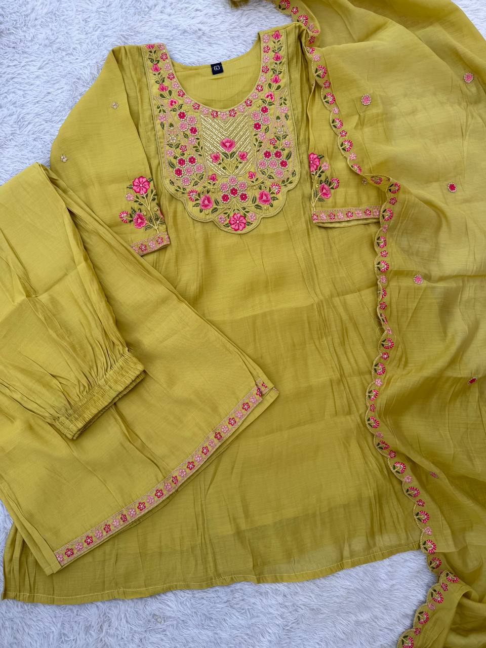 PREMIUM-FERTIGANZUG-SET AUS ANARKALI
