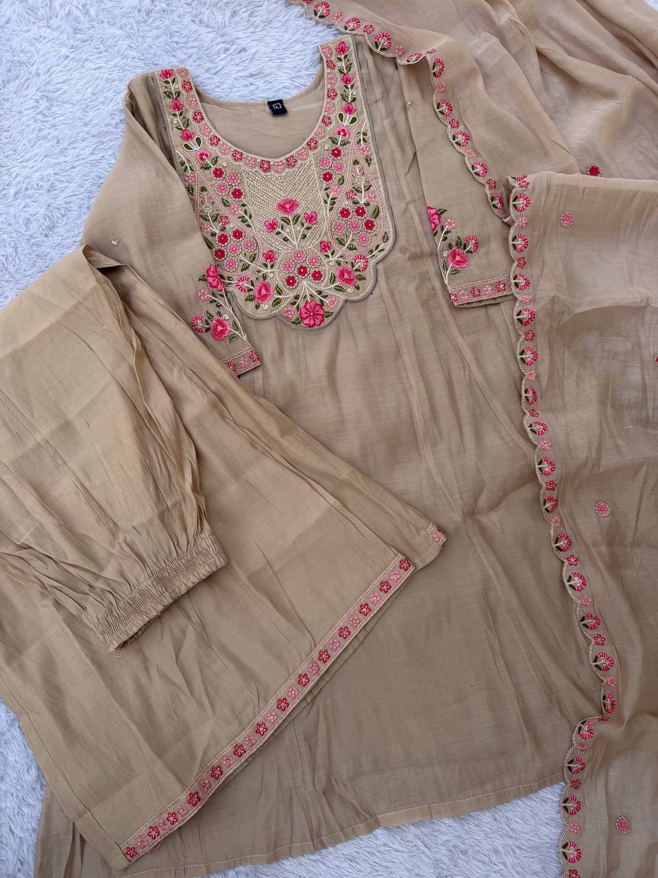 PREMIUM-FERTIGANZUG-SET AUS ANARKALI