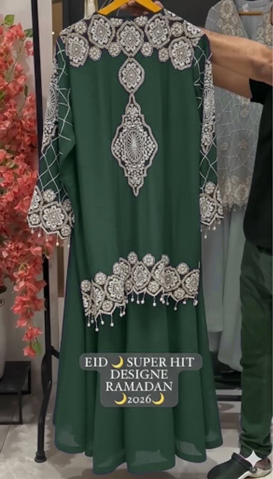 Kleid aus Georgette-Imitat mit üppiger Paillettenstickerei