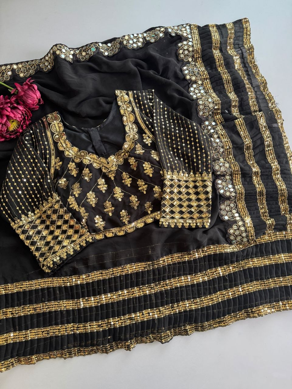 NEW BOLLYWOOD KARISHMA TANNA SUPERHIT DESIGN LAUNCHING SEQUINS CRUSH PLEATED SAREE