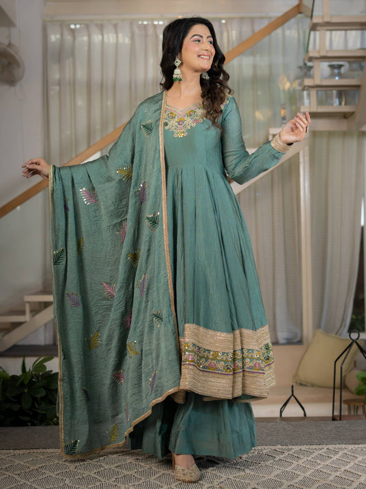 Presenting New Đěsigner Anarkali Suit In New Fancy Style
