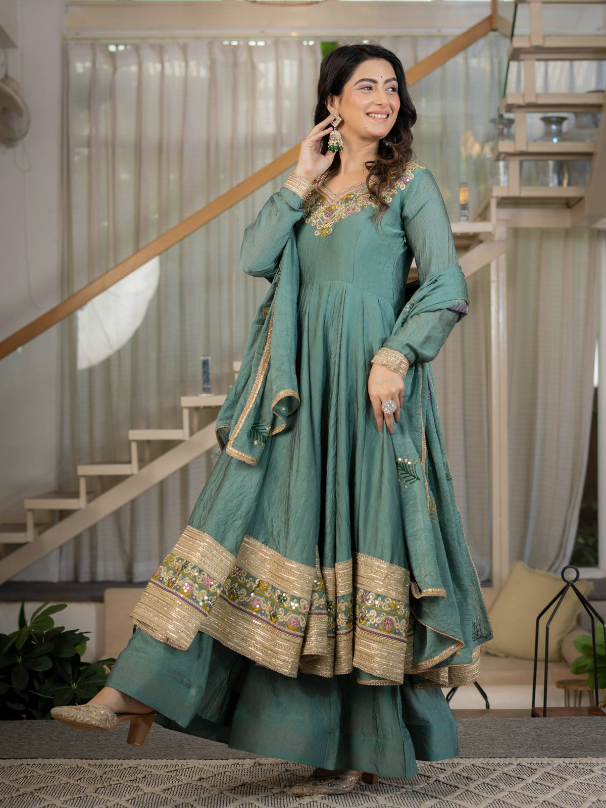 Presenting New Đěsigner Anarkali Suit In New Fancy Style