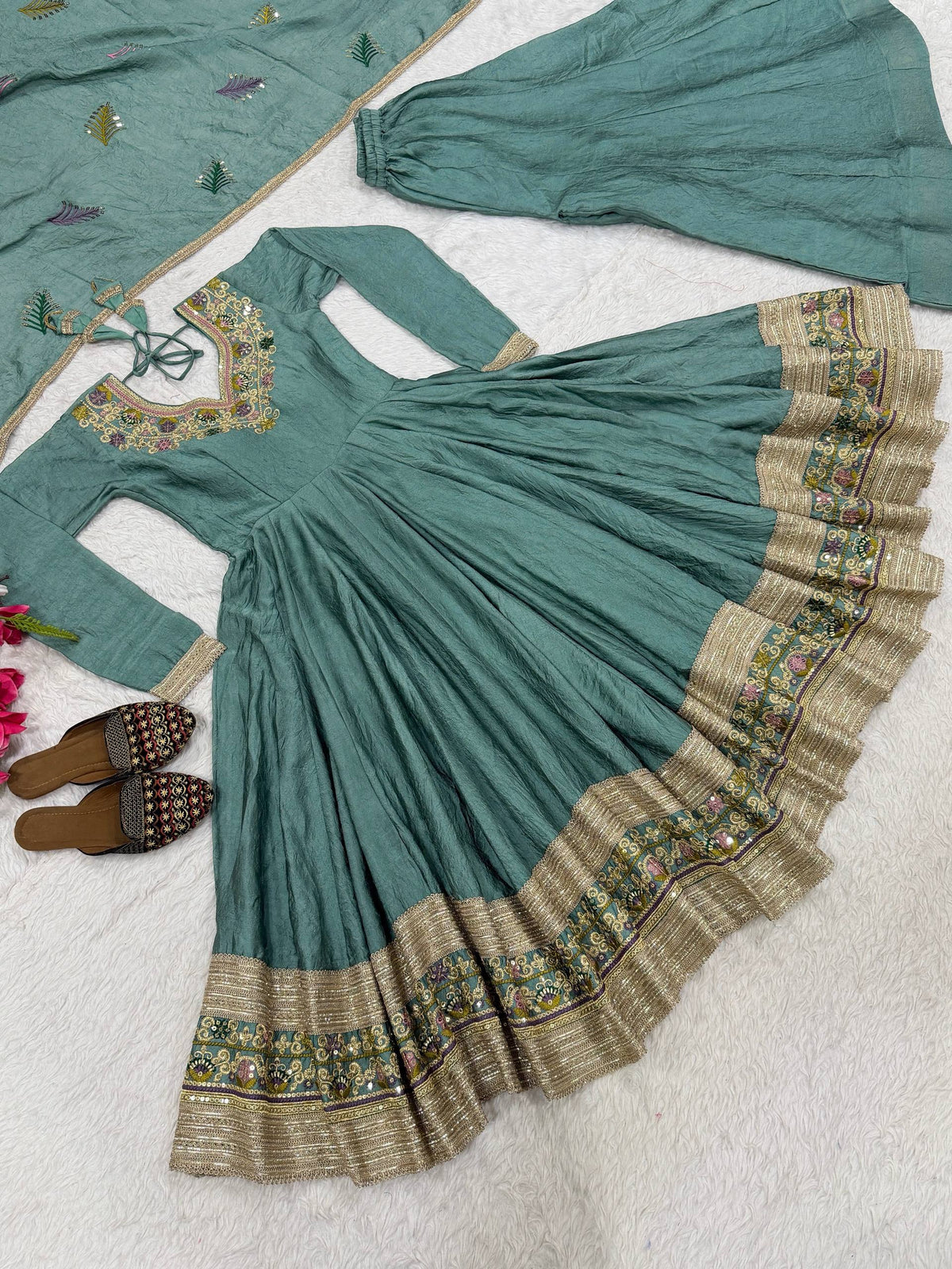 Presenting New Đěsigner Anarkali Suit In New Fancy Style