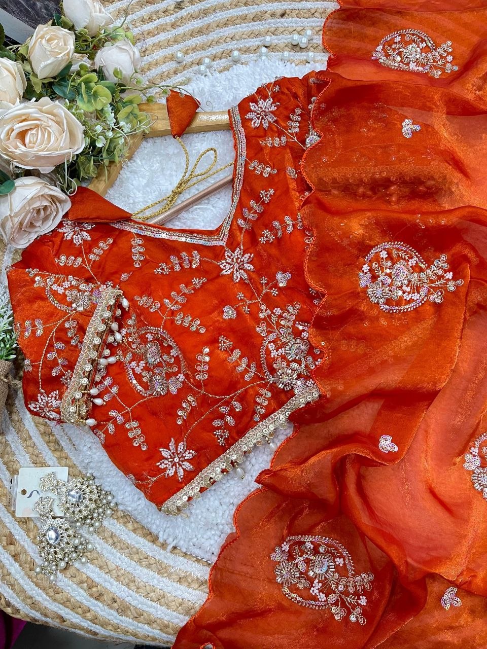 Very Soft nd Elegant rich look space silk fabric saree