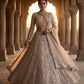 Sehen Sie umwerfend aus in diesem wunderschönen cremefarbenen Lehenga-Set