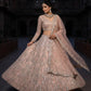 Sehen Sie umwerfend aus in diesem wunderschönen cremefarbenen Lehenga-Set