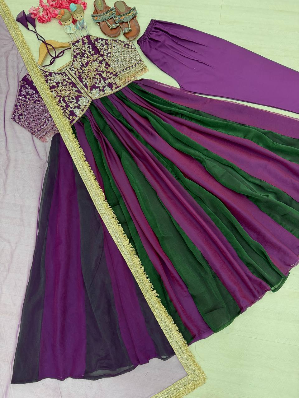 PREMIUM-FERTIGANZUG-SET AUS ANARKALI