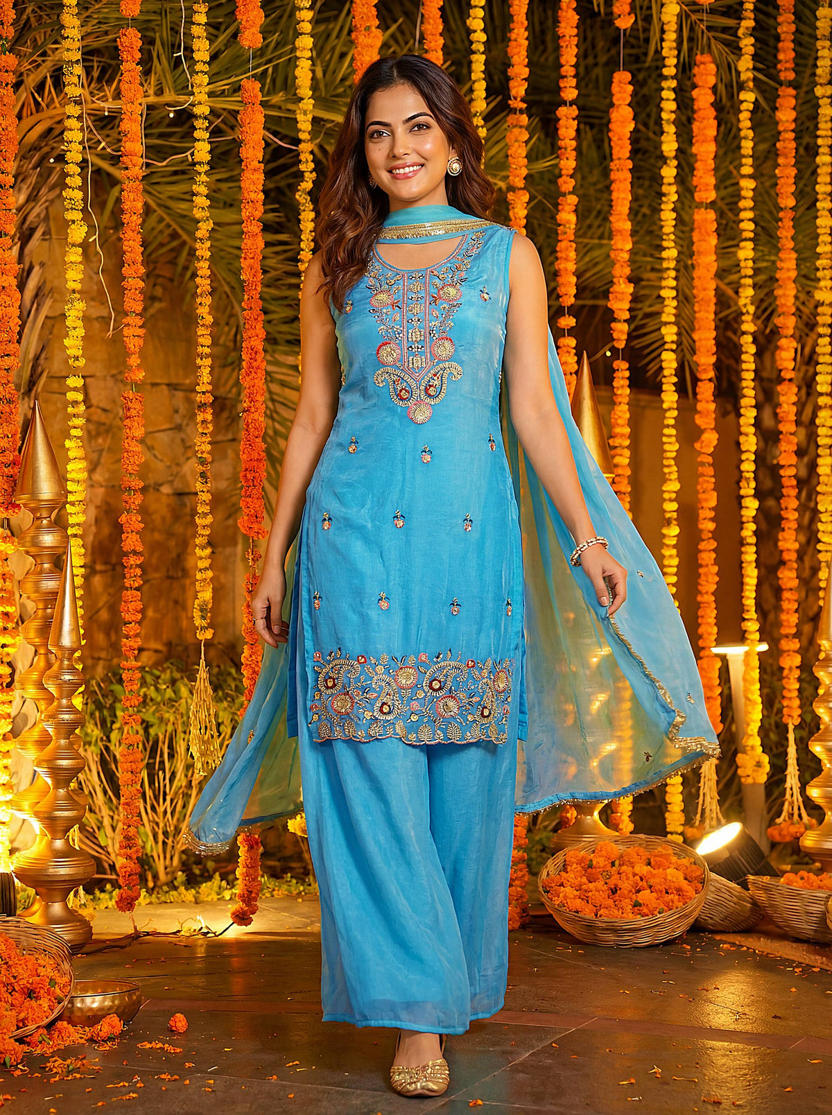 Fandy Silk Crap Bids Embroidery Sequence Treads Kurti