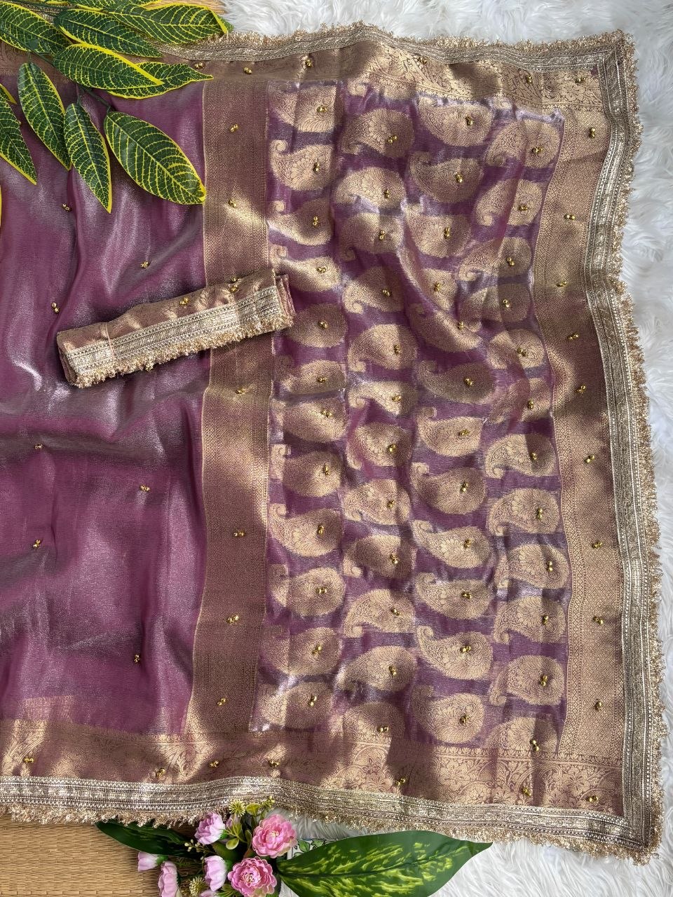 Je recherche quelqu'un pour ce magnifique sari de la même couleur