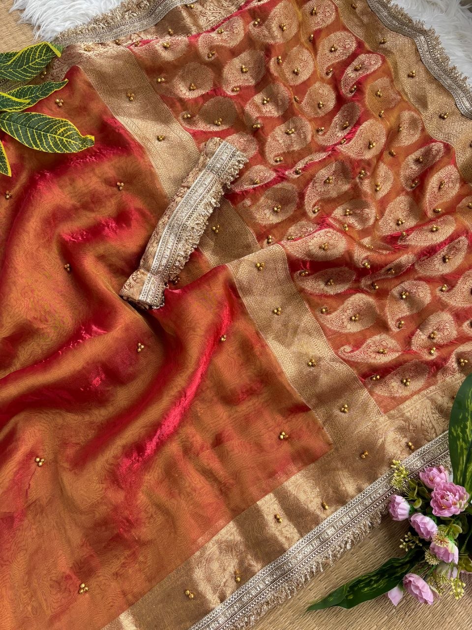 Je recherche quelqu'un pour ce magnifique sari de la même couleur
