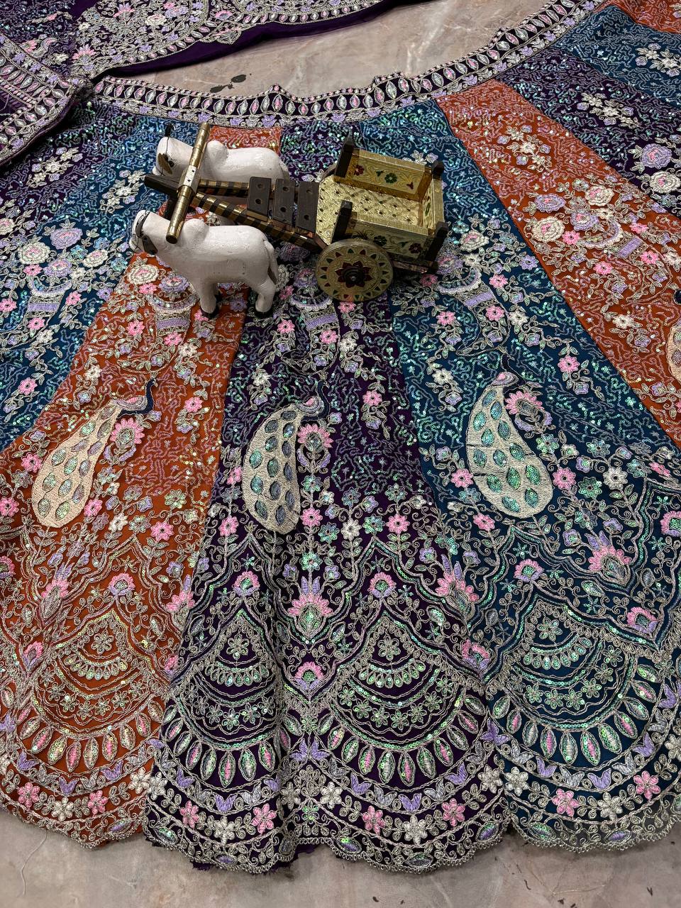 Soyez magnifique dans ce magnifique ensemble lehenga blanc cassé