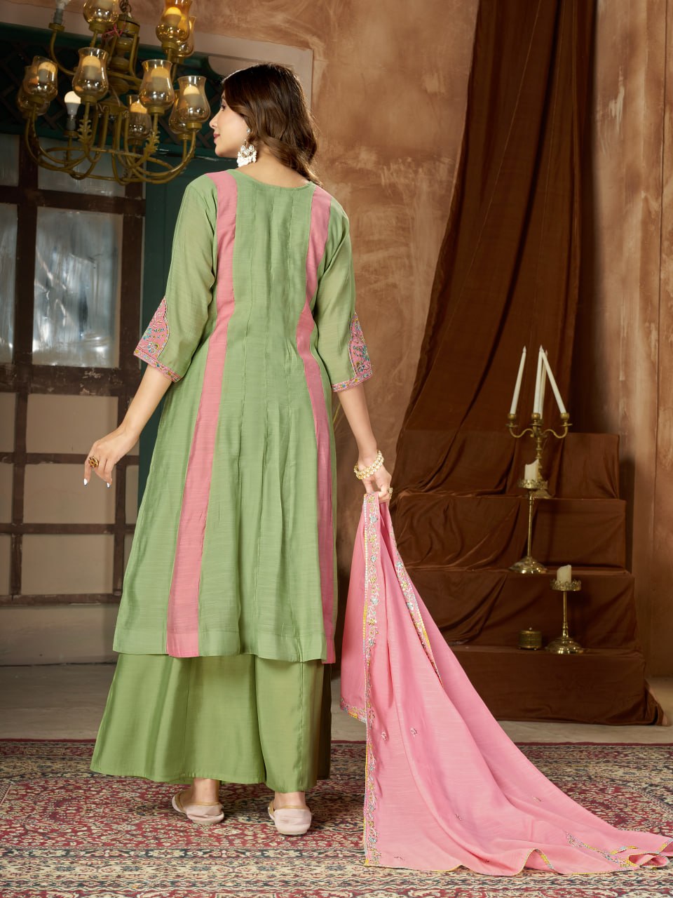 PREMIUM-FERTIGANZUG-SET AUS ANARKALI