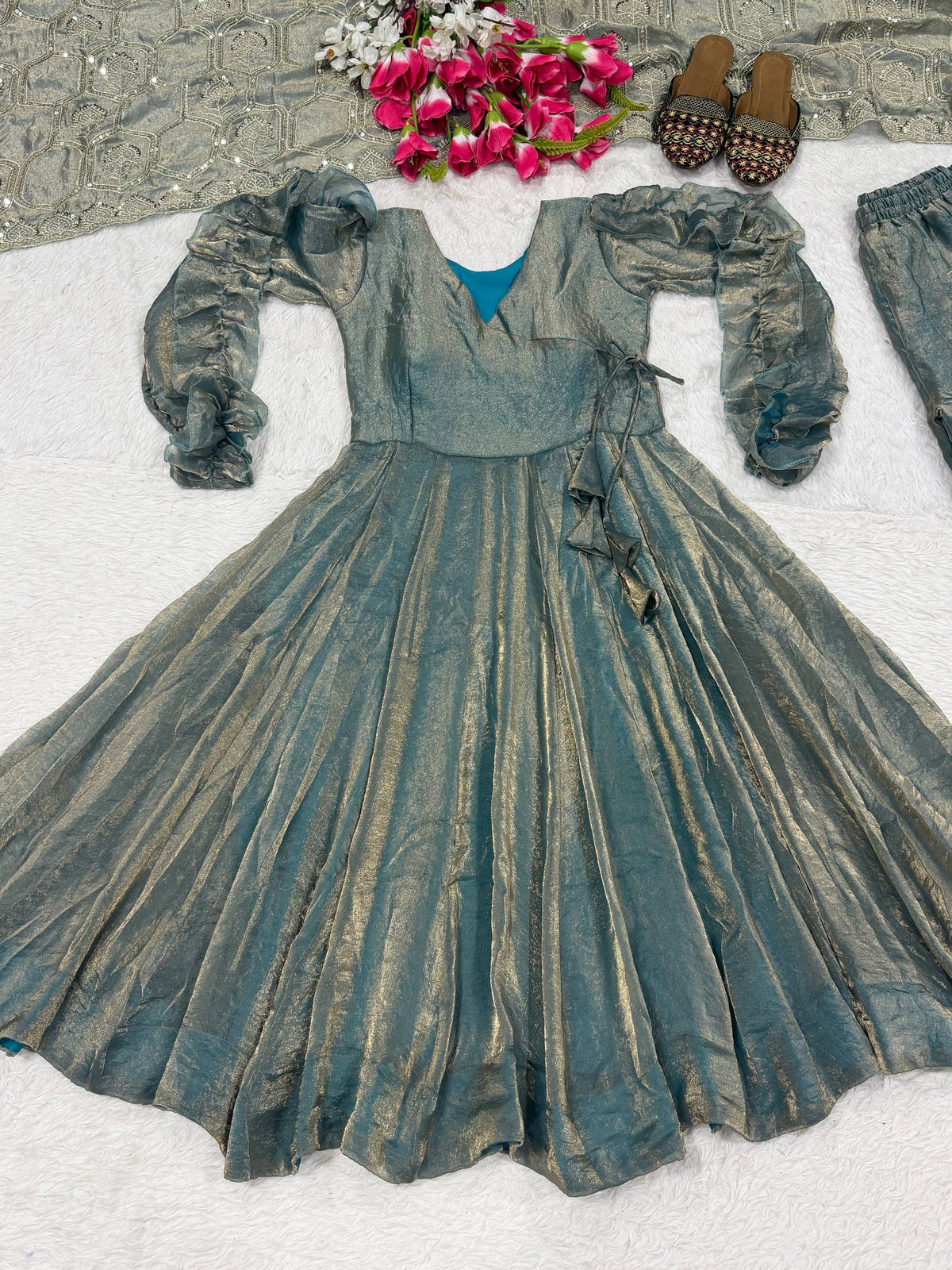Presenting New Đěsigner Anarkali Suit In New Fancy Style