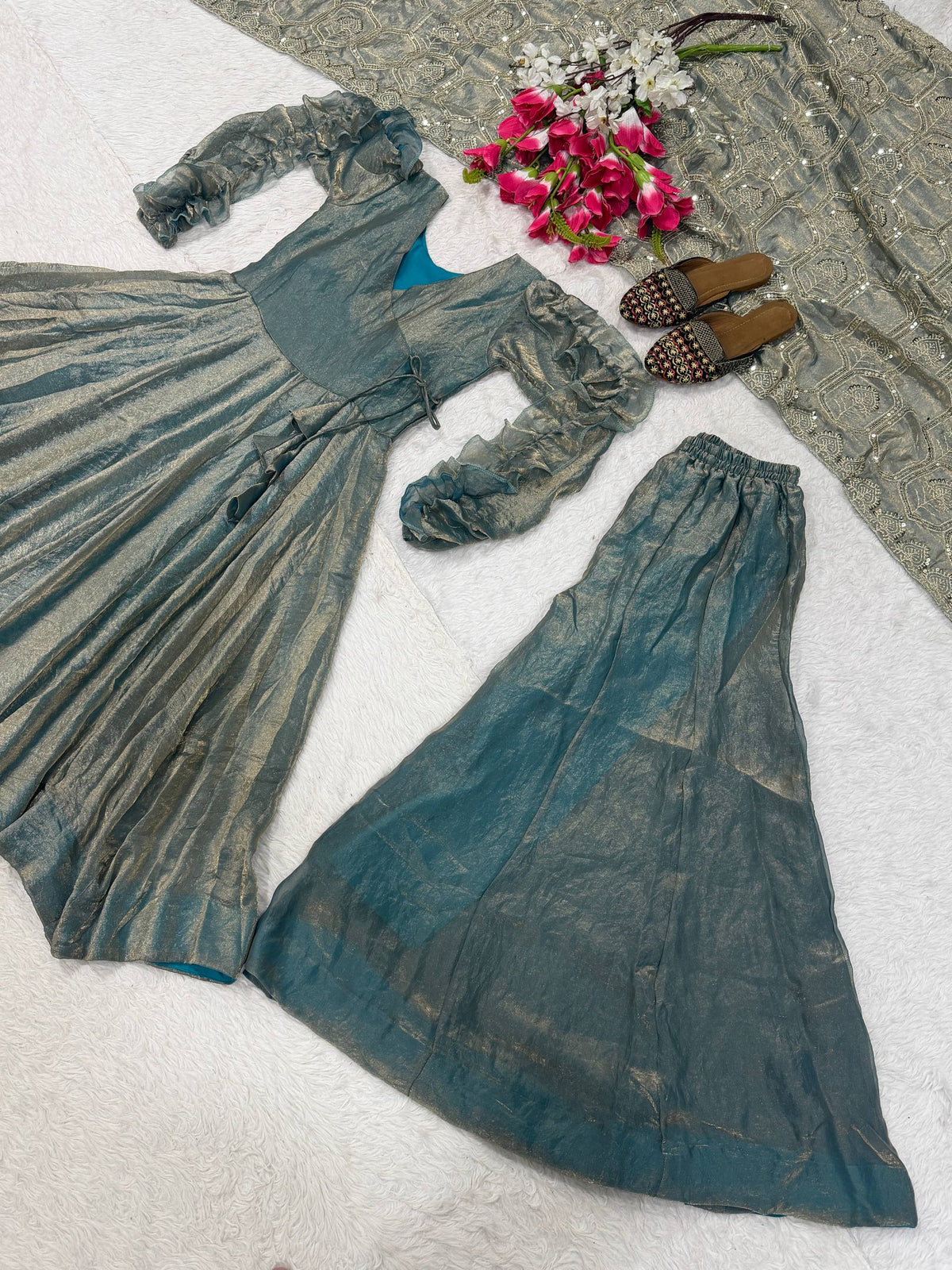 Presenting New Đěsigner Anarkali Suit In New Fancy Style