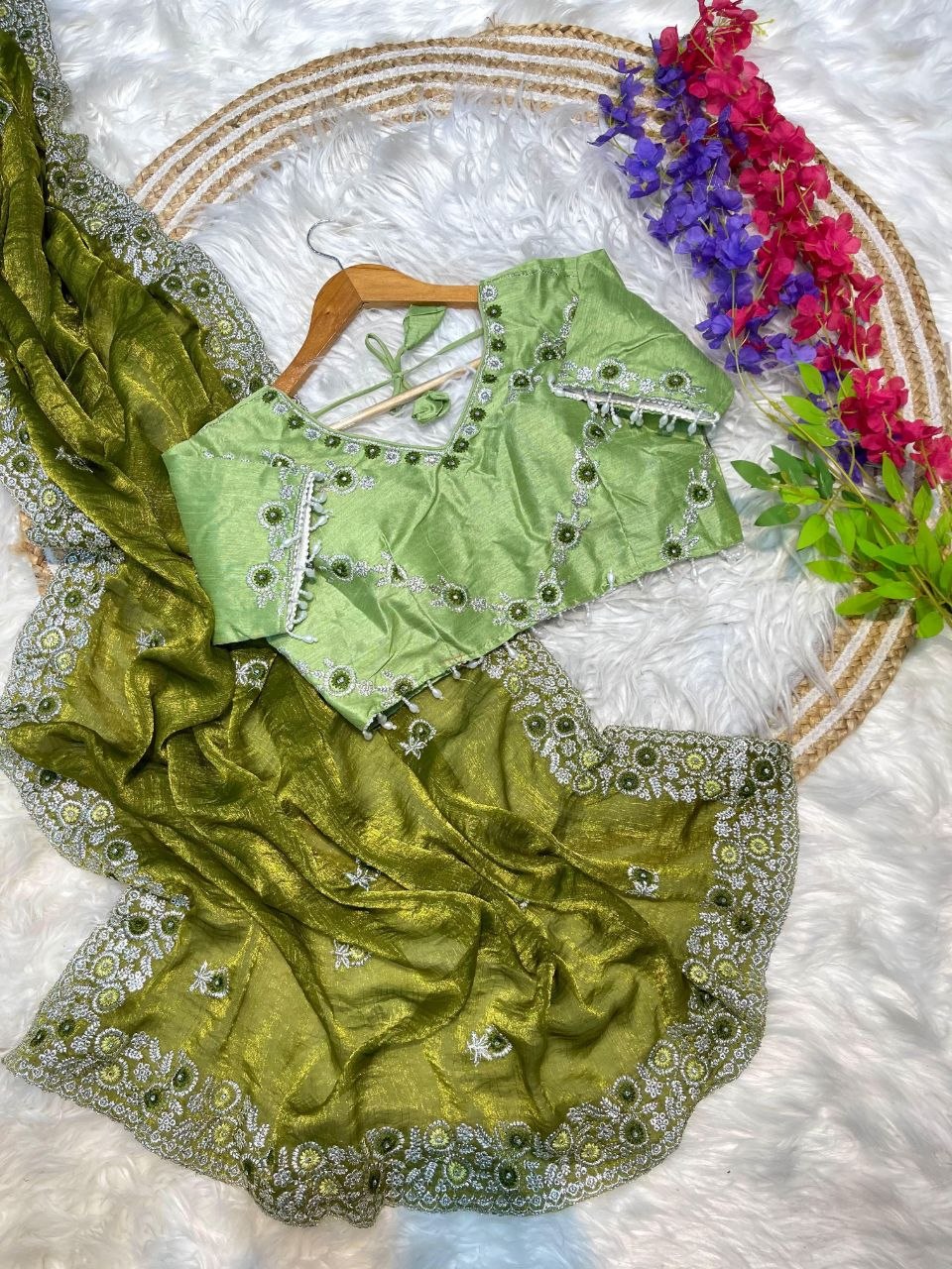 Very Soft nd Elegant Rich Look fendy chiffon silk fabric saree