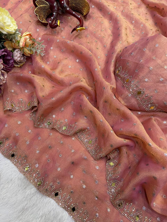 Suche jemanden für einen schönen Sari in der gleichen Farbe