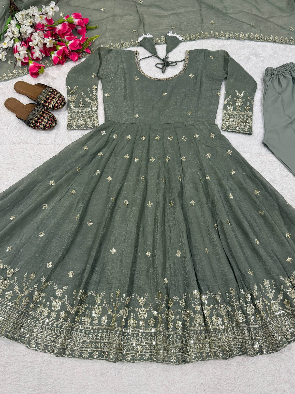 Presenting New Đěsigner Anarkali Suit In New Fancy Style