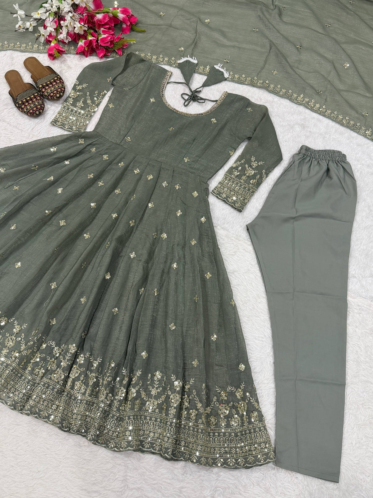 Presenting New Đěsigner Anarkali Suit In New Fancy Style