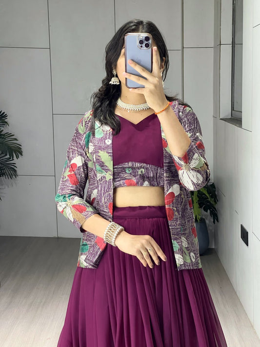 Sehen Sie umwerfend aus in diesem wunderschönen cremefarbenen Lehenga-Set