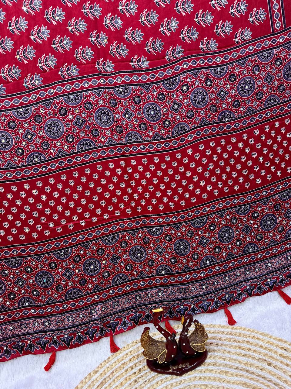 Suche jemanden für einen schönen Sari in der gleichen Farbe