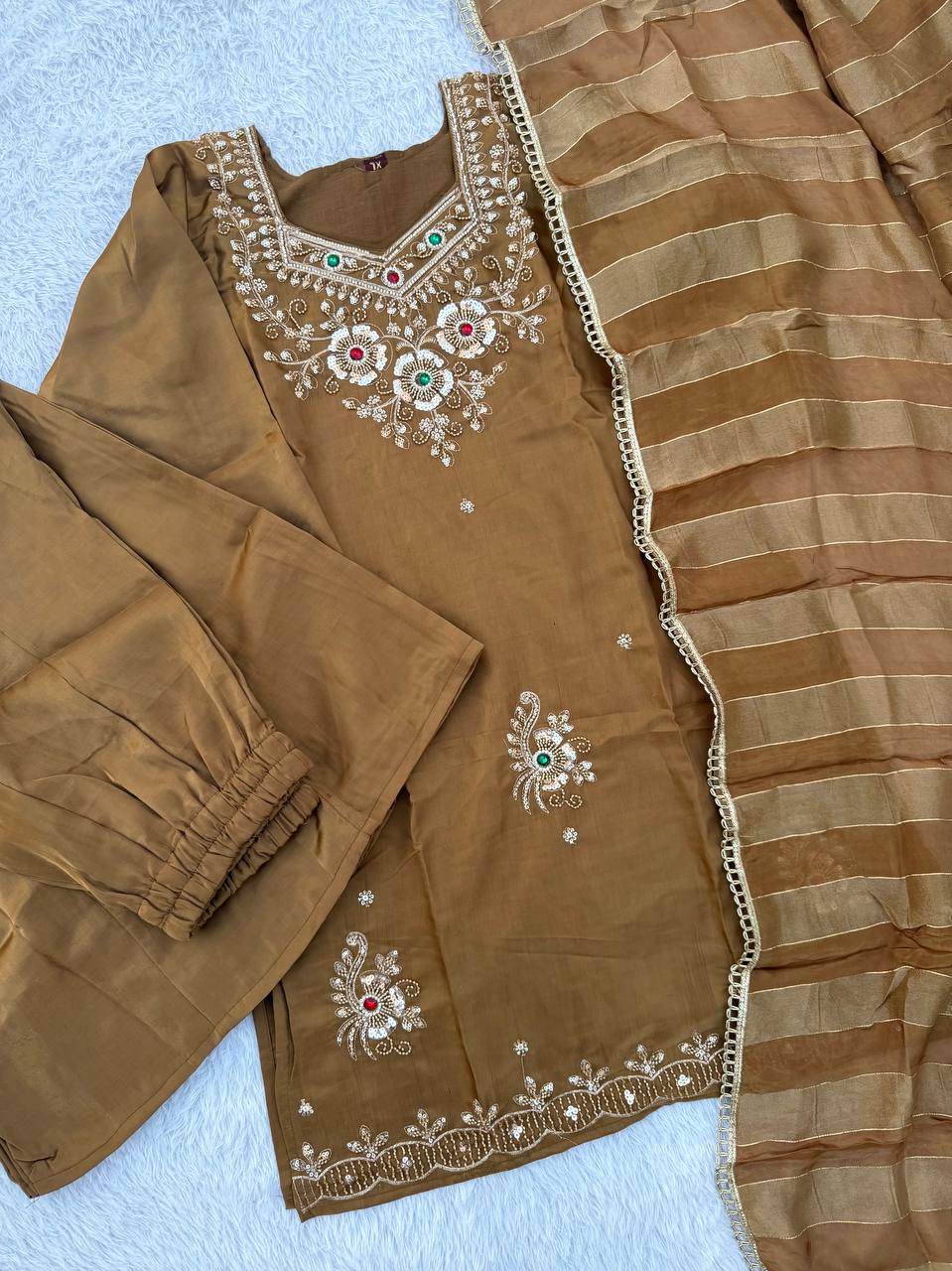 PREMIUM-FERTIGANZUG-SET AUS ANARKALI