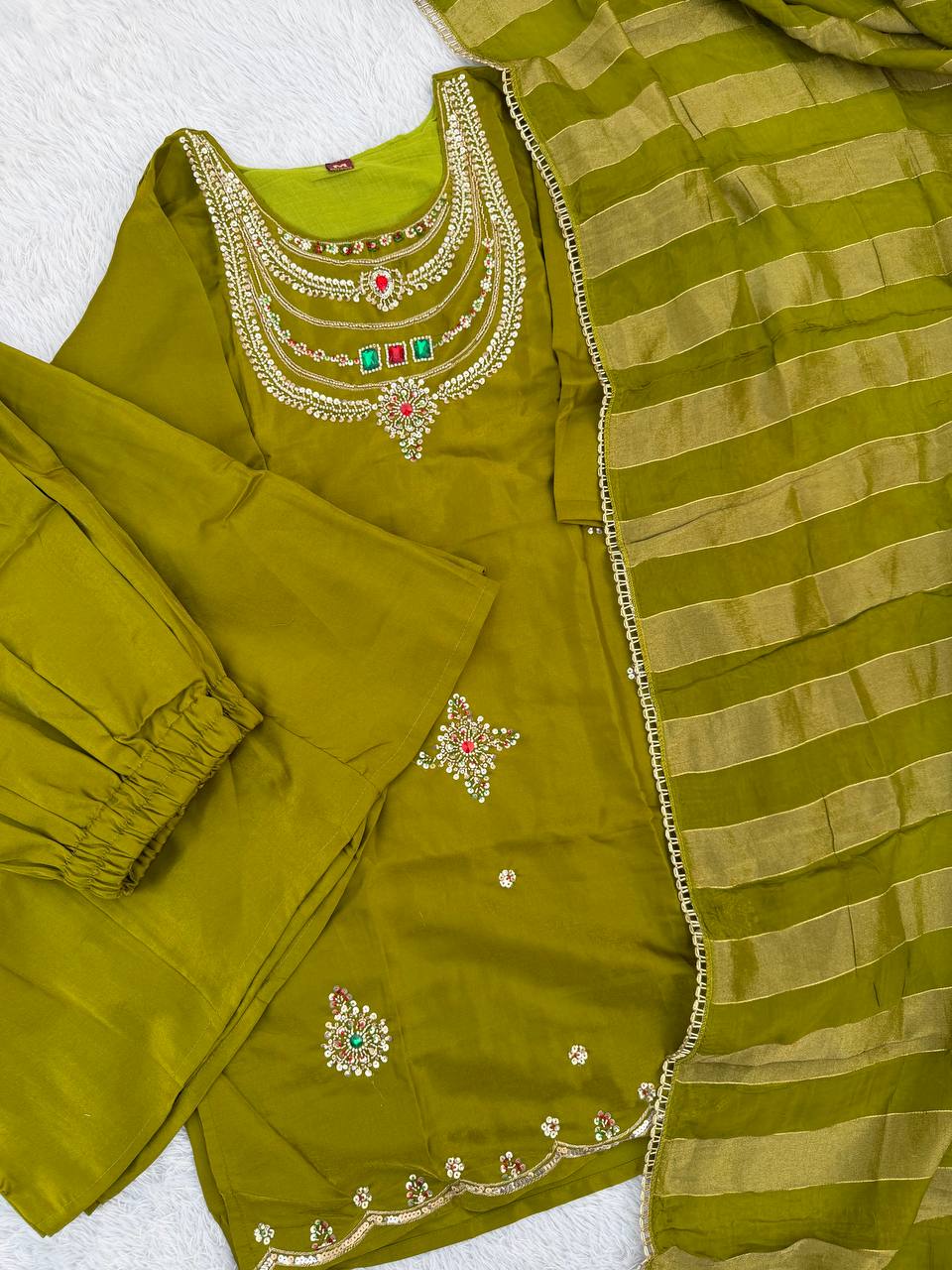 PREMIUM-FERTIGANZUG-SET AUS ANARKALI