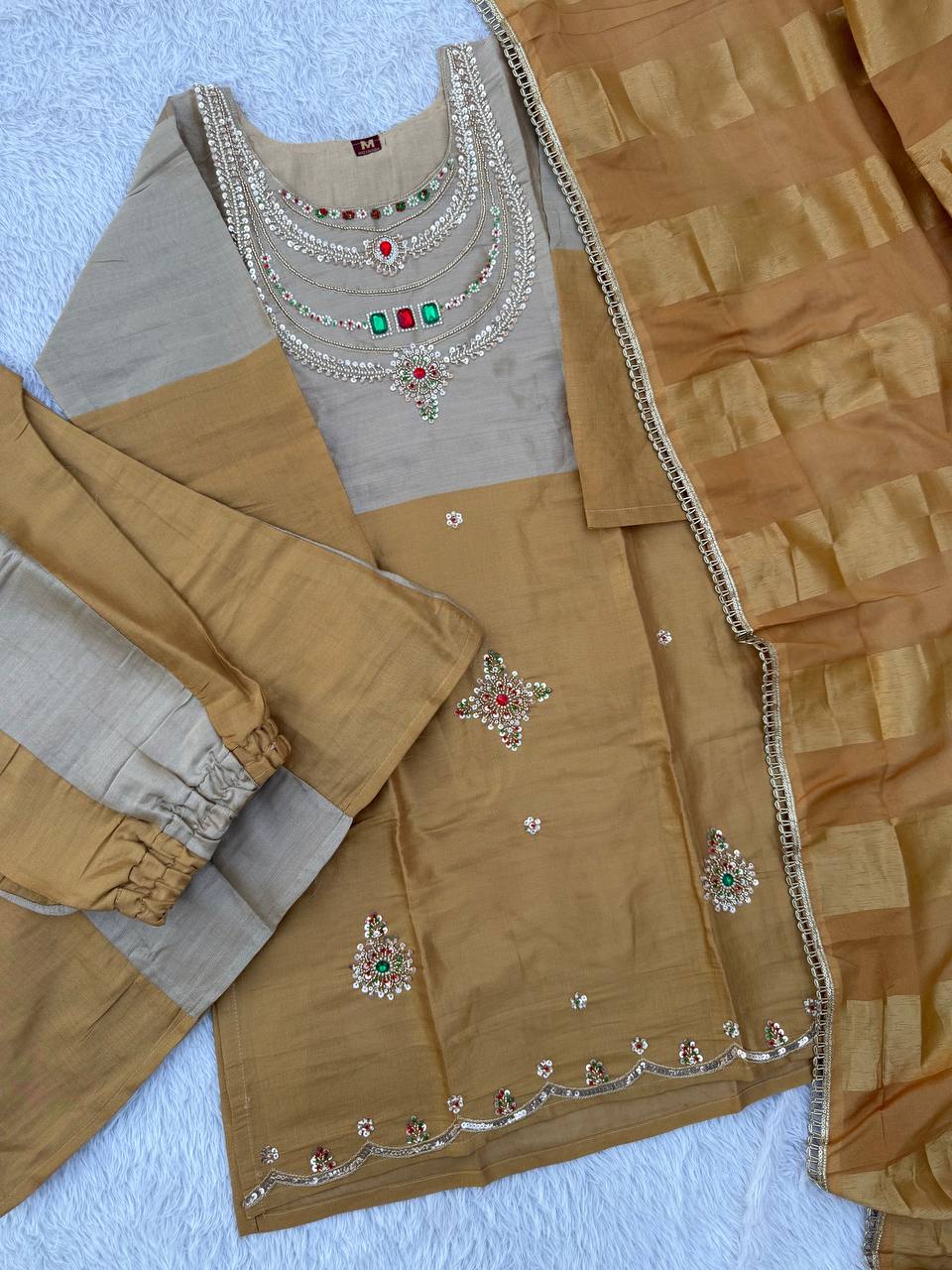PREMIUM-FERTIGANZUG-SET AUS ANARKALI