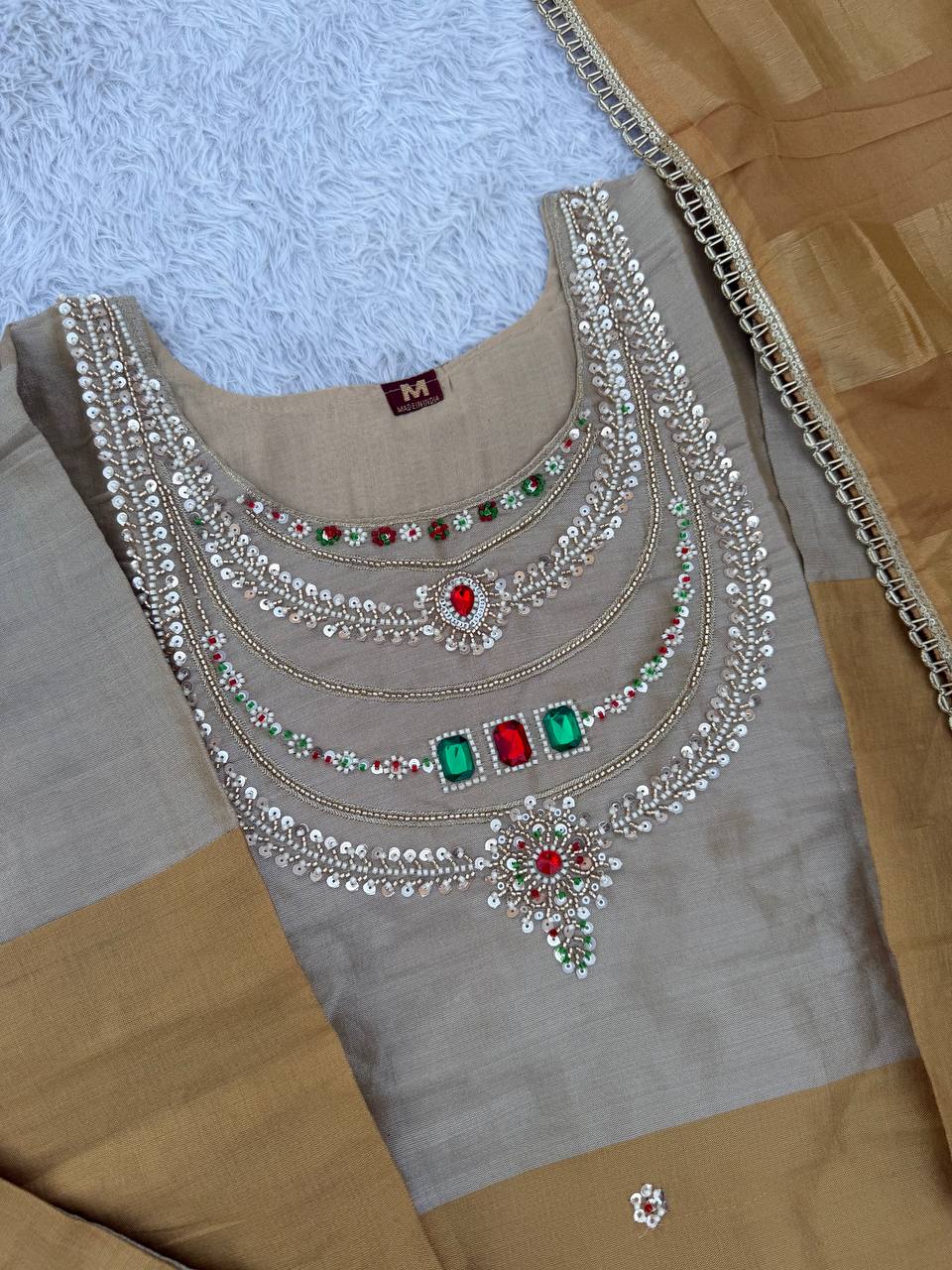 PREMIUM-FERTIGANZUG-SET AUS ANARKALI