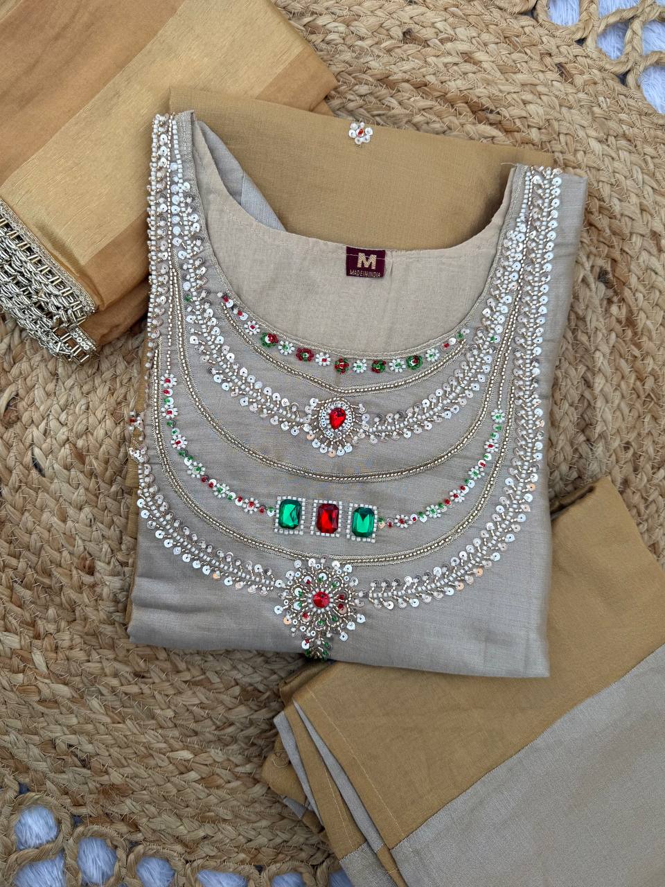 PREMIUM-FERTIGANZUG-SET AUS ANARKALI