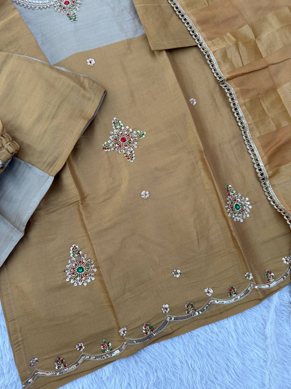 PREMIUM-FERTIGANZUG-SET AUS ANARKALI
