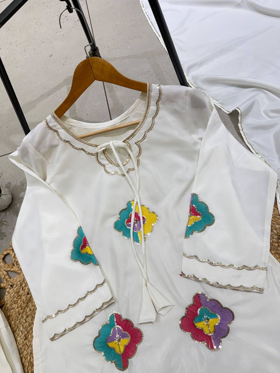 PREMIUM-FERTIGANZUG-SET AUS ANARKALI